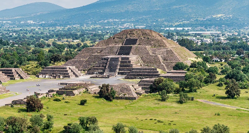 Unveiling the Secrets: Exploring Mexicos Enigmatic Pyramids